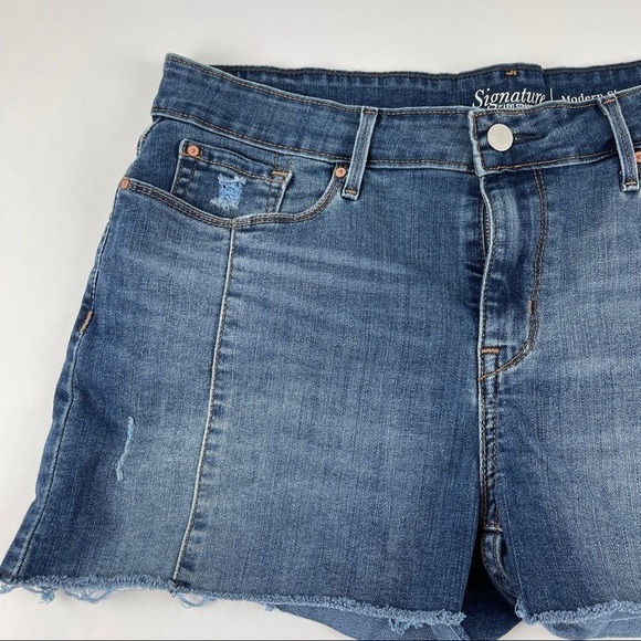 Signature Levis Jean Shorts Womens 14 Modern Shorts Blue Denim - Picture 4 of 9